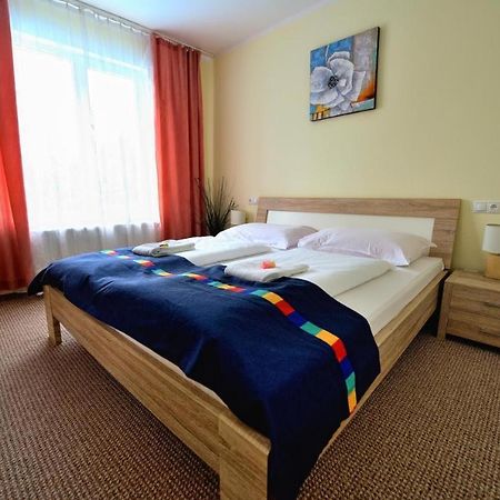 Hotel Korekt П'єштяни Екстер'єр фото